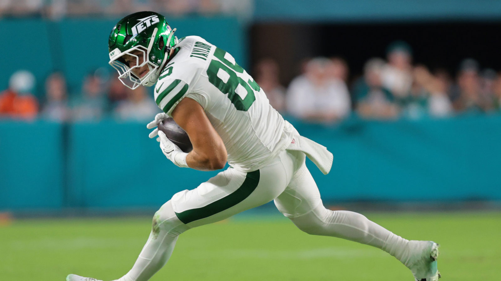 Florida, USA; New York Jets tight end Mason Taylor (85) makes a catch against the Miami Dolphins during the first half at Hard Rock Stadium.