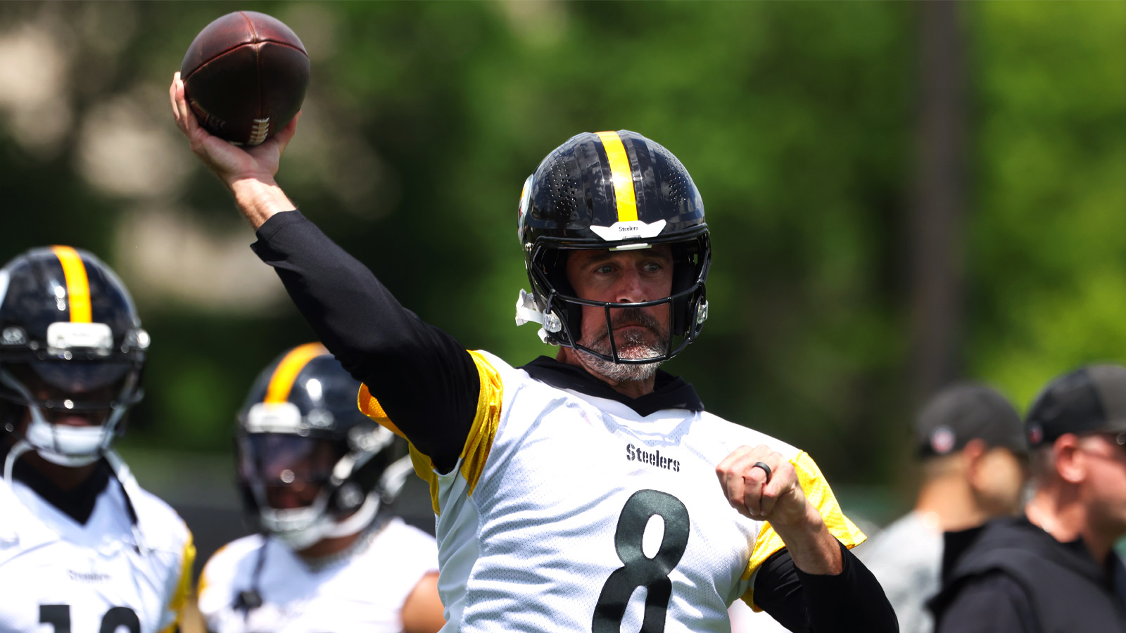 Steelers’ Aaron Rodgers reunites with ex-Packers TD monster