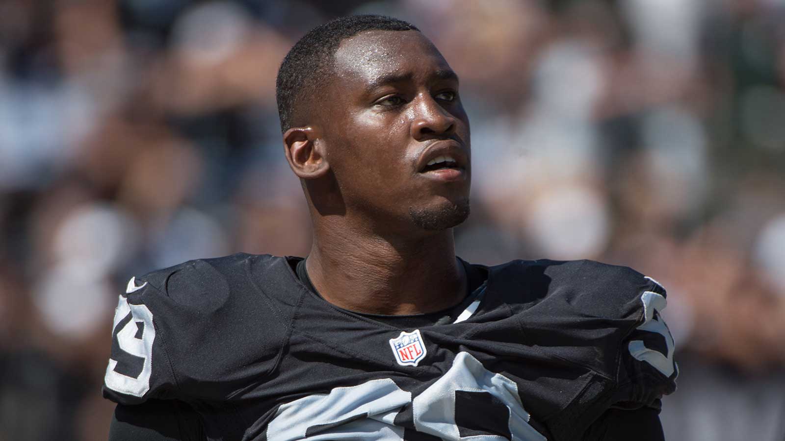 Video shows 49ers’ Aldon Smith opening up during haircut days before death