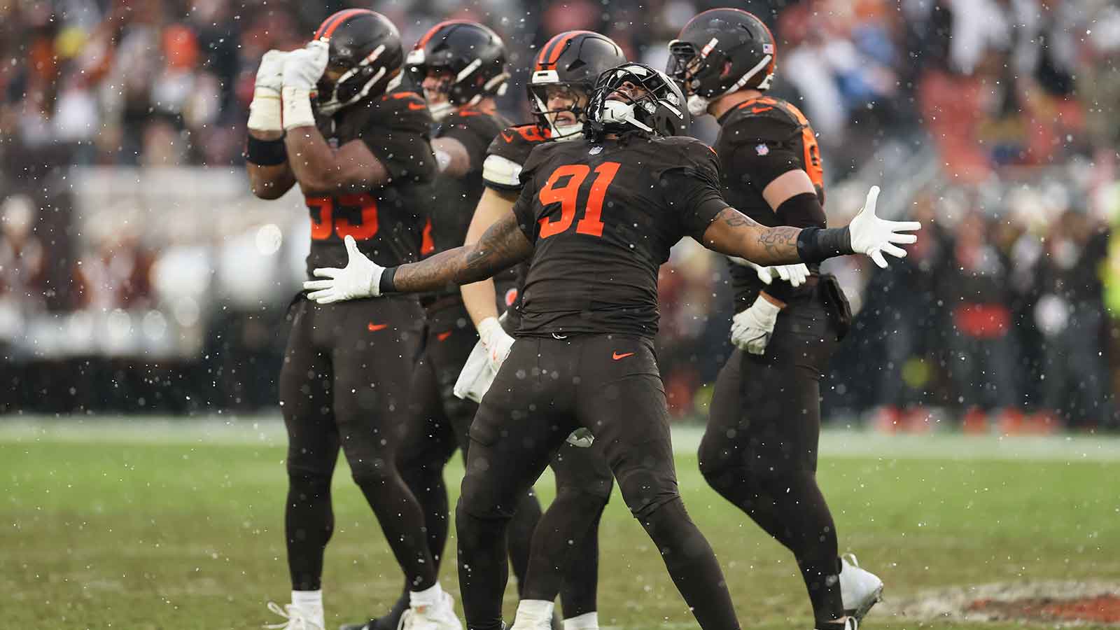 Browns’ Alex Wright has must-hear Myles Garrett trade story