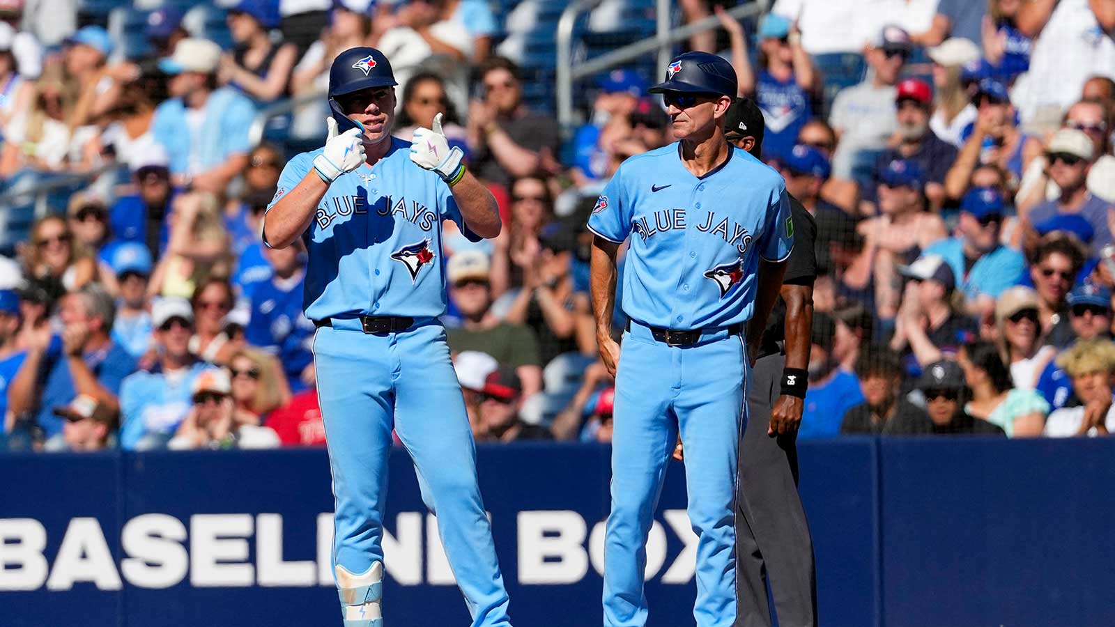 https://wp.clutchpoints.com/wp-content/uploads/2026/06/Blue-Jays-thumbs-up.jpg