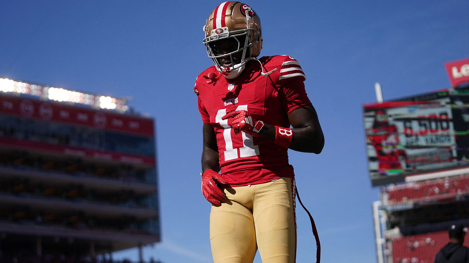 49ers’ Brandon Aiyuk already practicing touchdown dances in his bathrobe