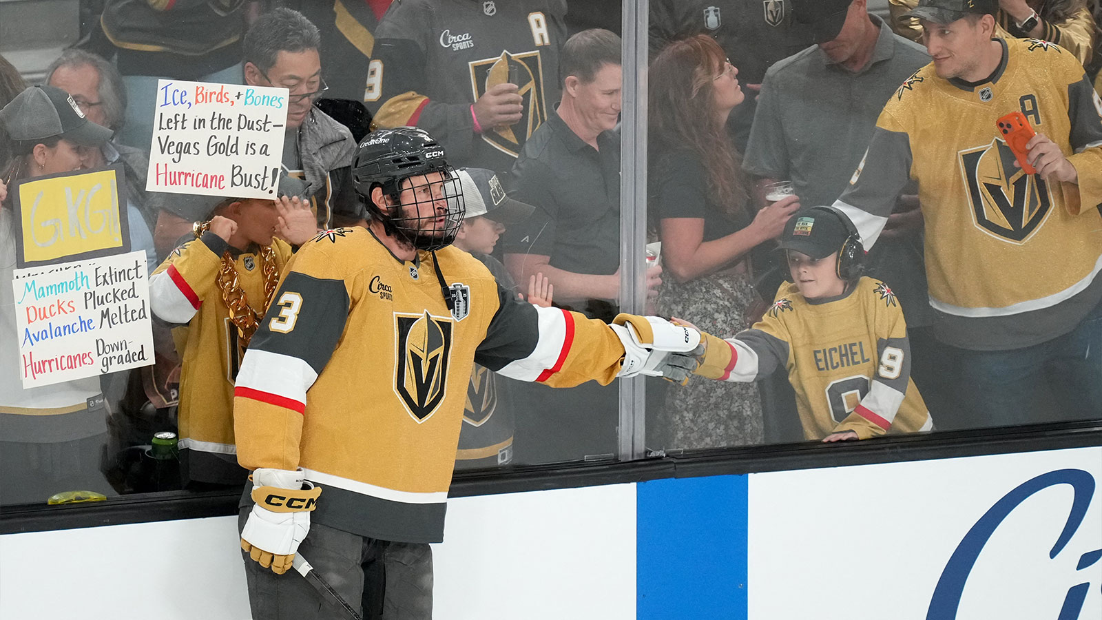 The Golden Knights warrior who played 35:47 in Game 3 after 20-30 stitches for Game 2 puck to face