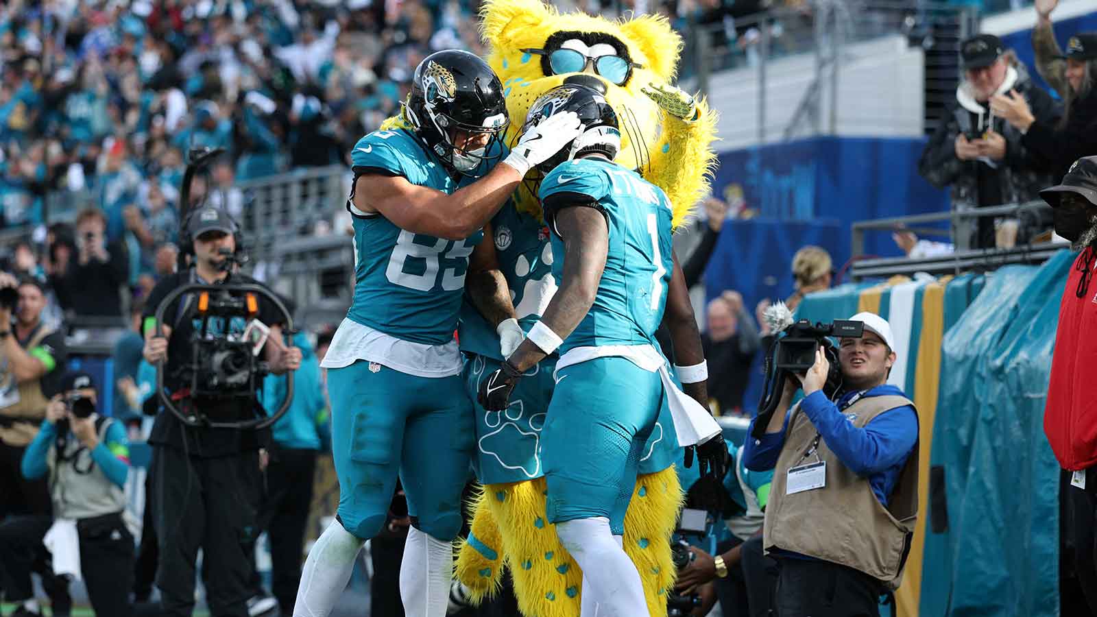 Brenton Strange gets explosive prediction after Jaguars contract extension