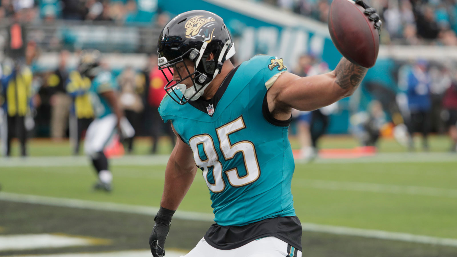 Jaguars, Brenton Strange agree to $48 million contract extension