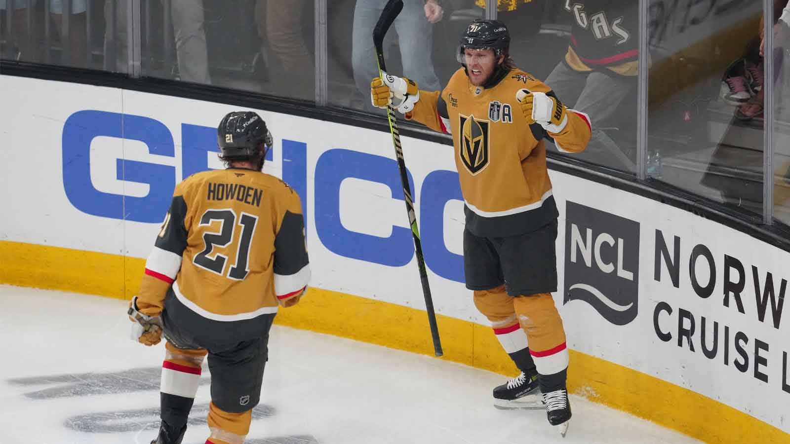 No lead is safe as Golden Knights’ Brett Howden ties Game 4 up 3-3 vs. Hurricanes