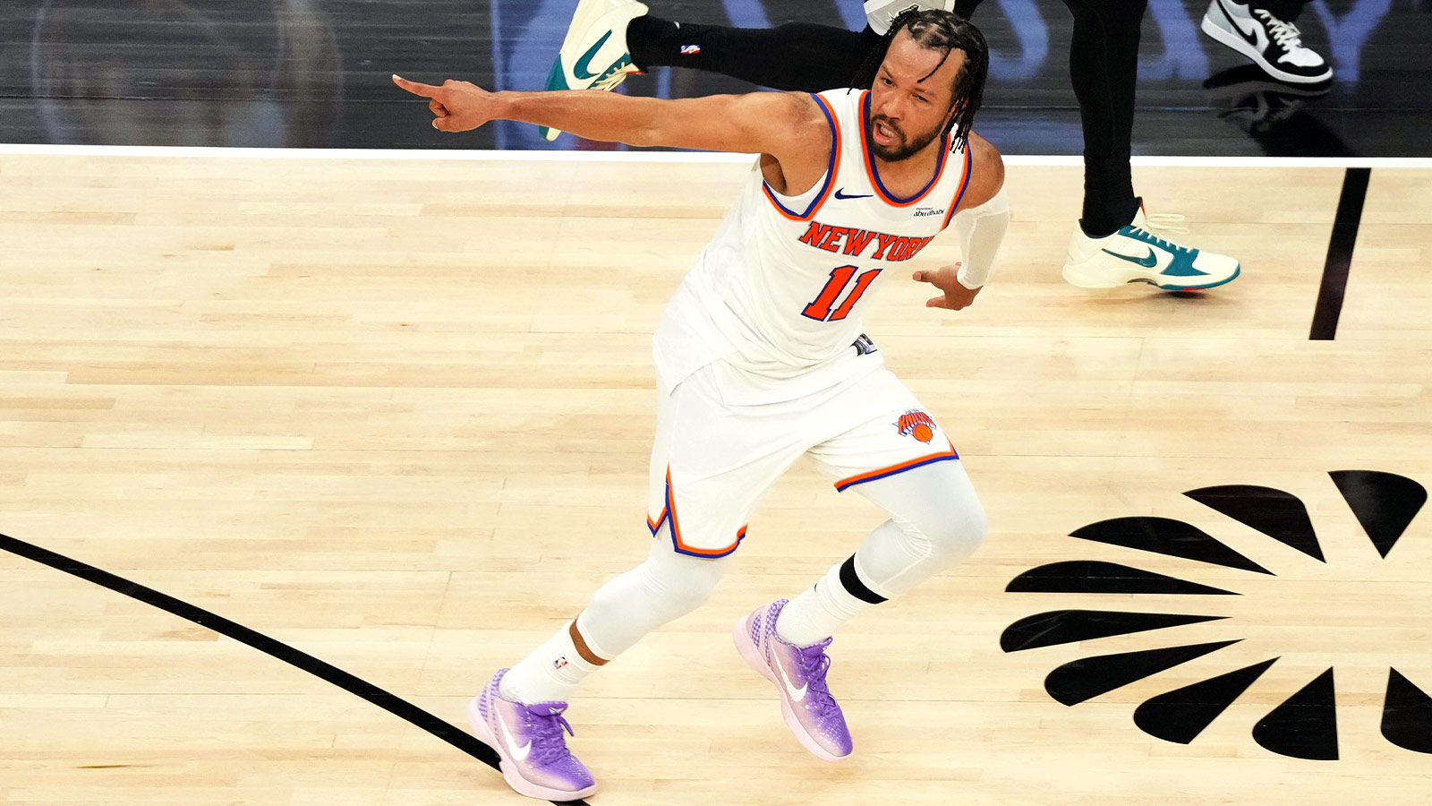 https://wp.clutchpoints.com/wp-content/uploads/2026/06/Brunson-celebrates-1.jpg