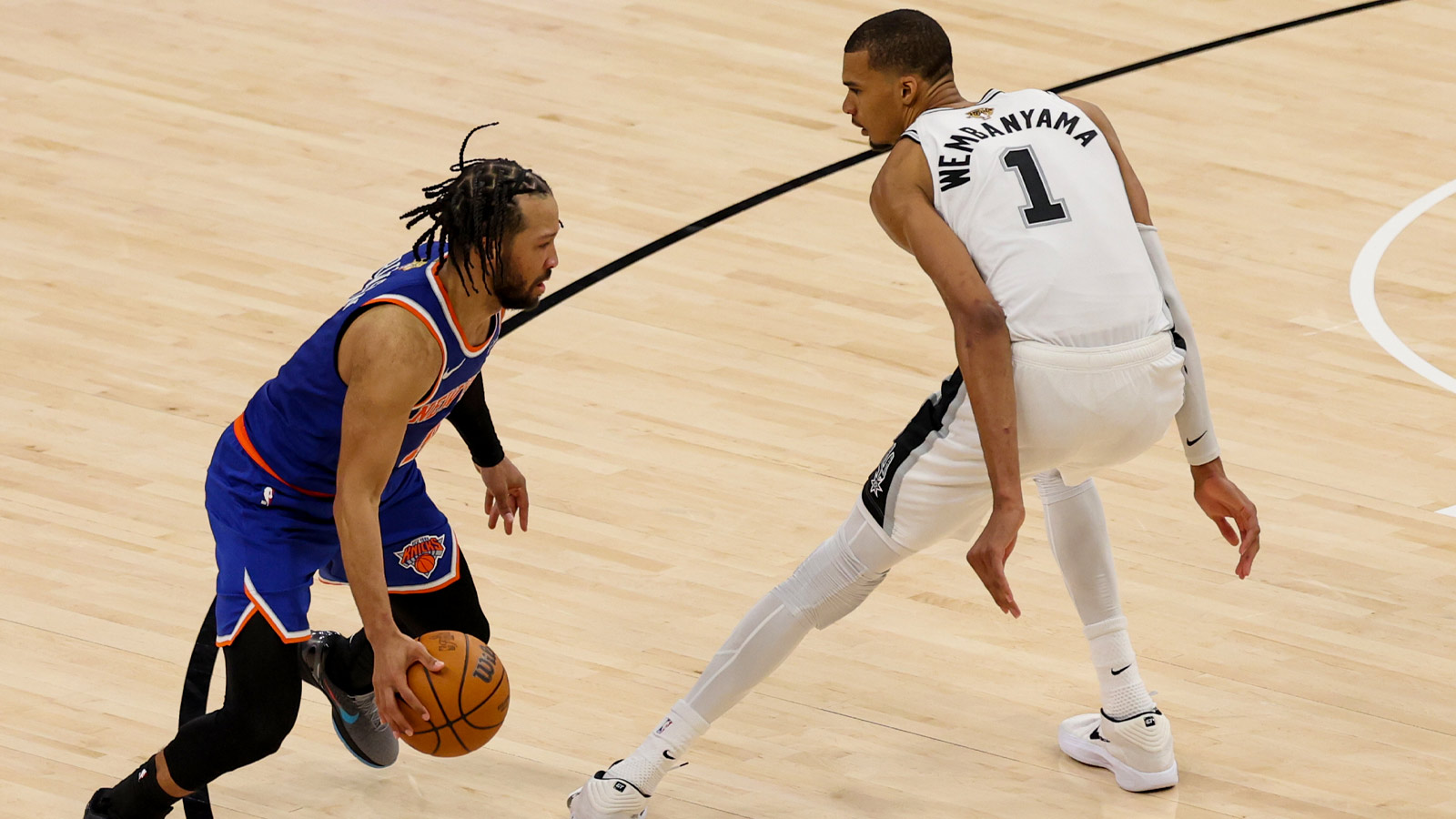 https://wp.clutchpoints.com/wp-content/uploads/2026/06/Brunson-drives.jpg