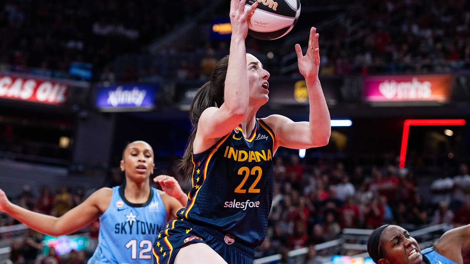 Caitlin Clark’s 30-10 masterpiece in Fever-Sky extends her own WNBA record
