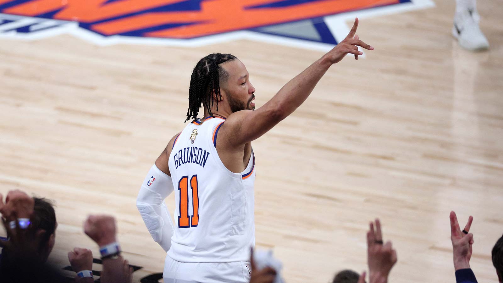 Knicks’ Jalen Brunson’s sister Erica drops mic with 2 words for Becky Hammon