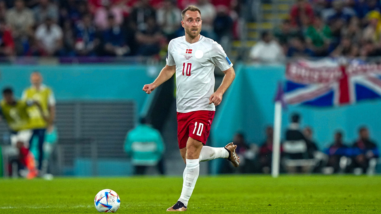 Christian Eriksen collapses on pitch 5 years after first life-threatening scare