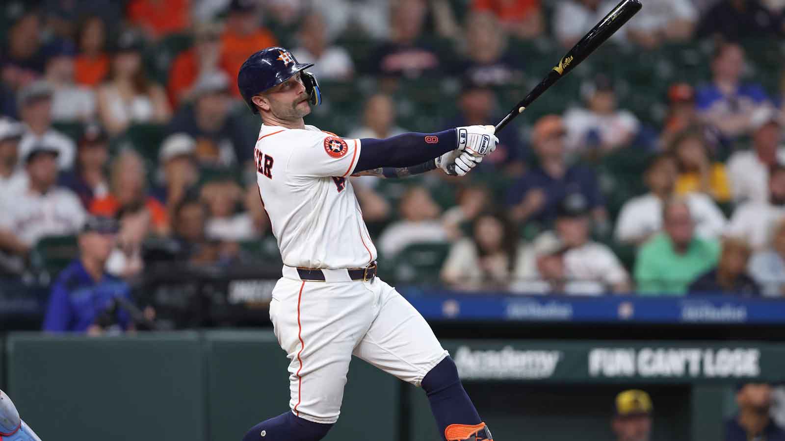 Houston Astros first baseman Christian Walker (8) hits a three-run home run during the eighth inning against the Milwaukee Brewers at Daikin Park. 