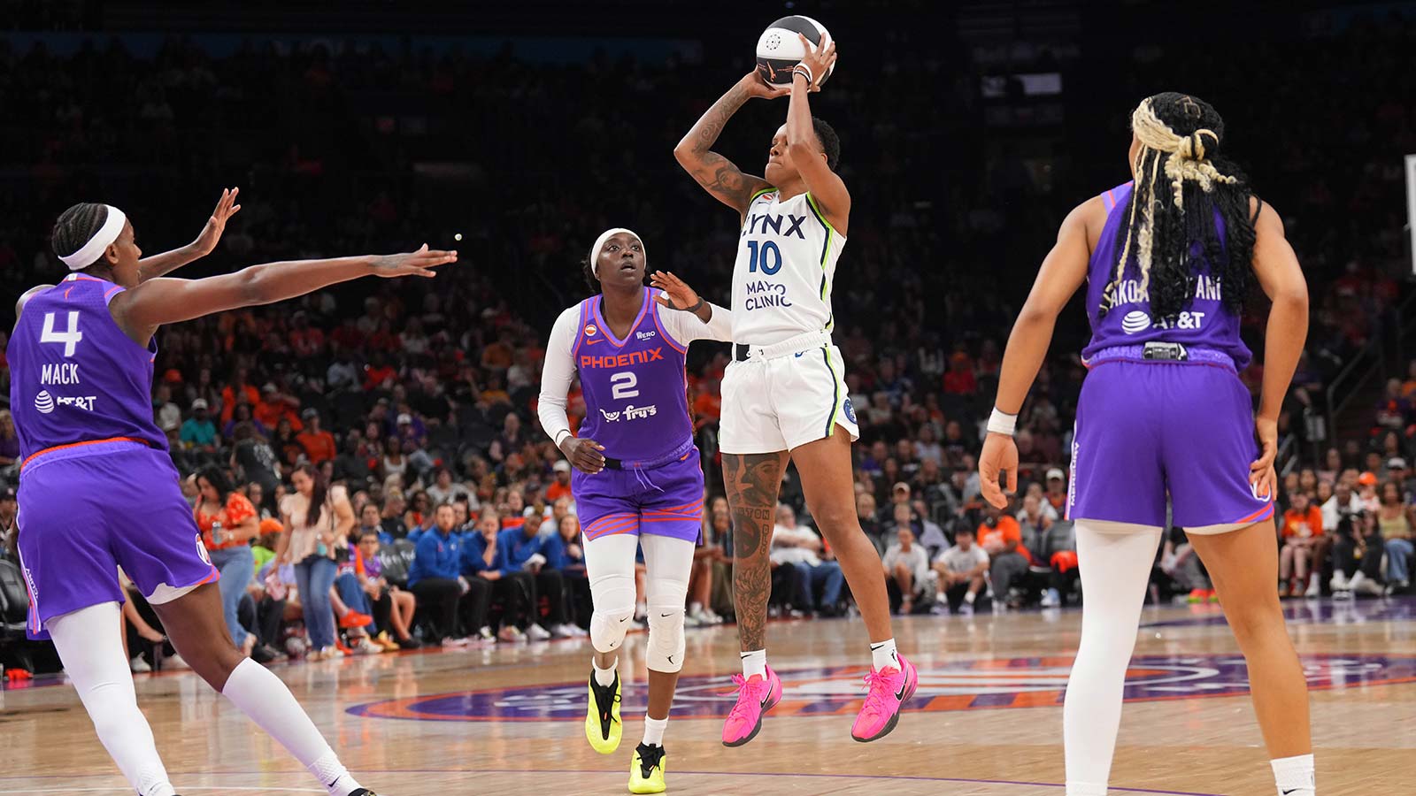 Lynx’s Courtney Williams drops 30-piece vs. Mercury for fifth straight win