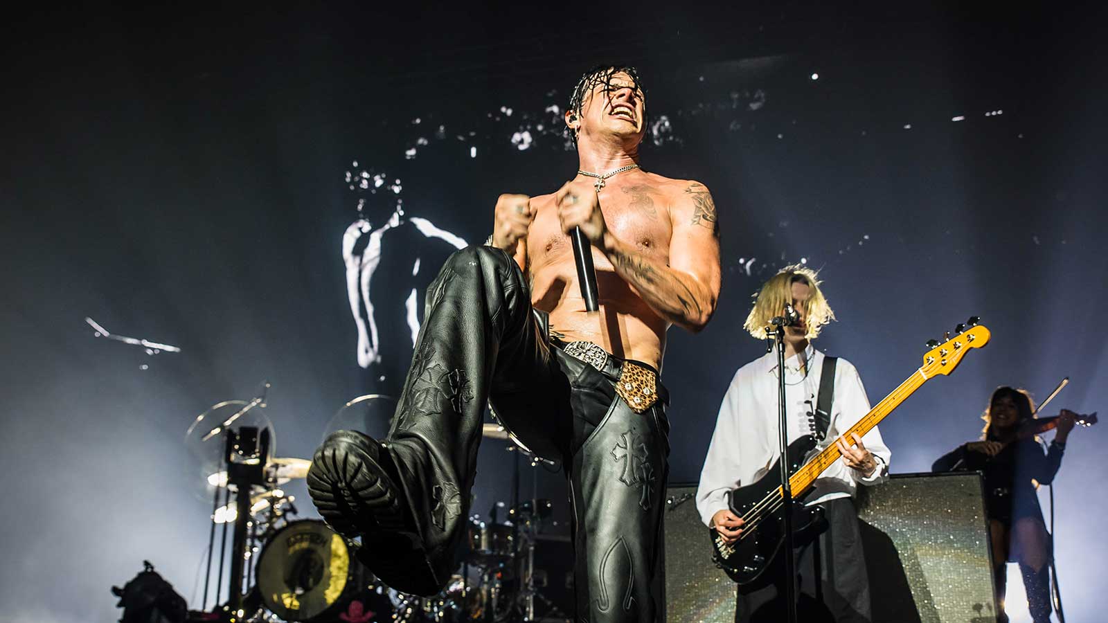 Yungblud performing on his Idols World Tour in Washington, D.C.
