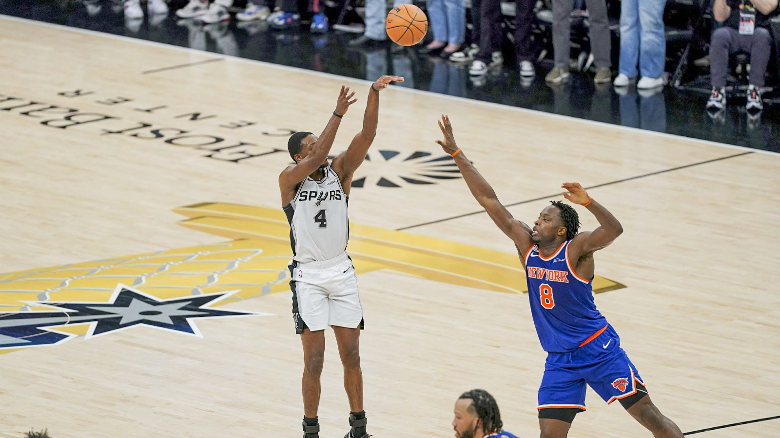 Spurs’ De’Aaron Fox links up with Mike Brown for Kings reunion after Knicks’ NBA title