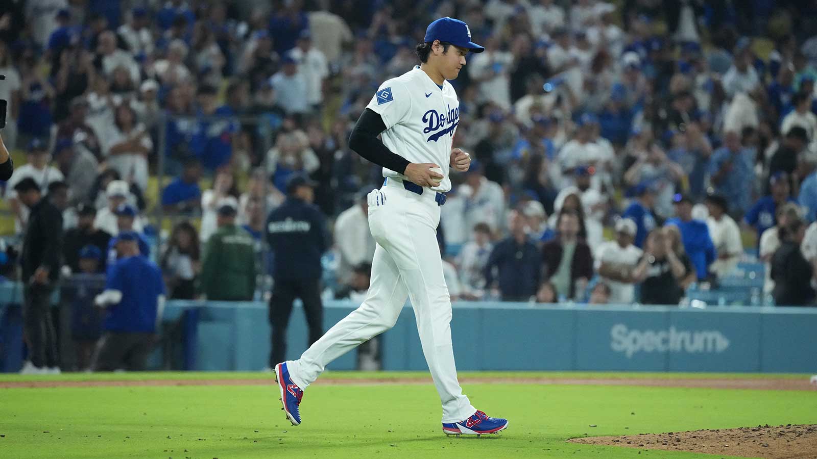 Dodgers’ Dave Roberts makes final decision on Shohei Ohtani’s Wednesday role vs. Rays