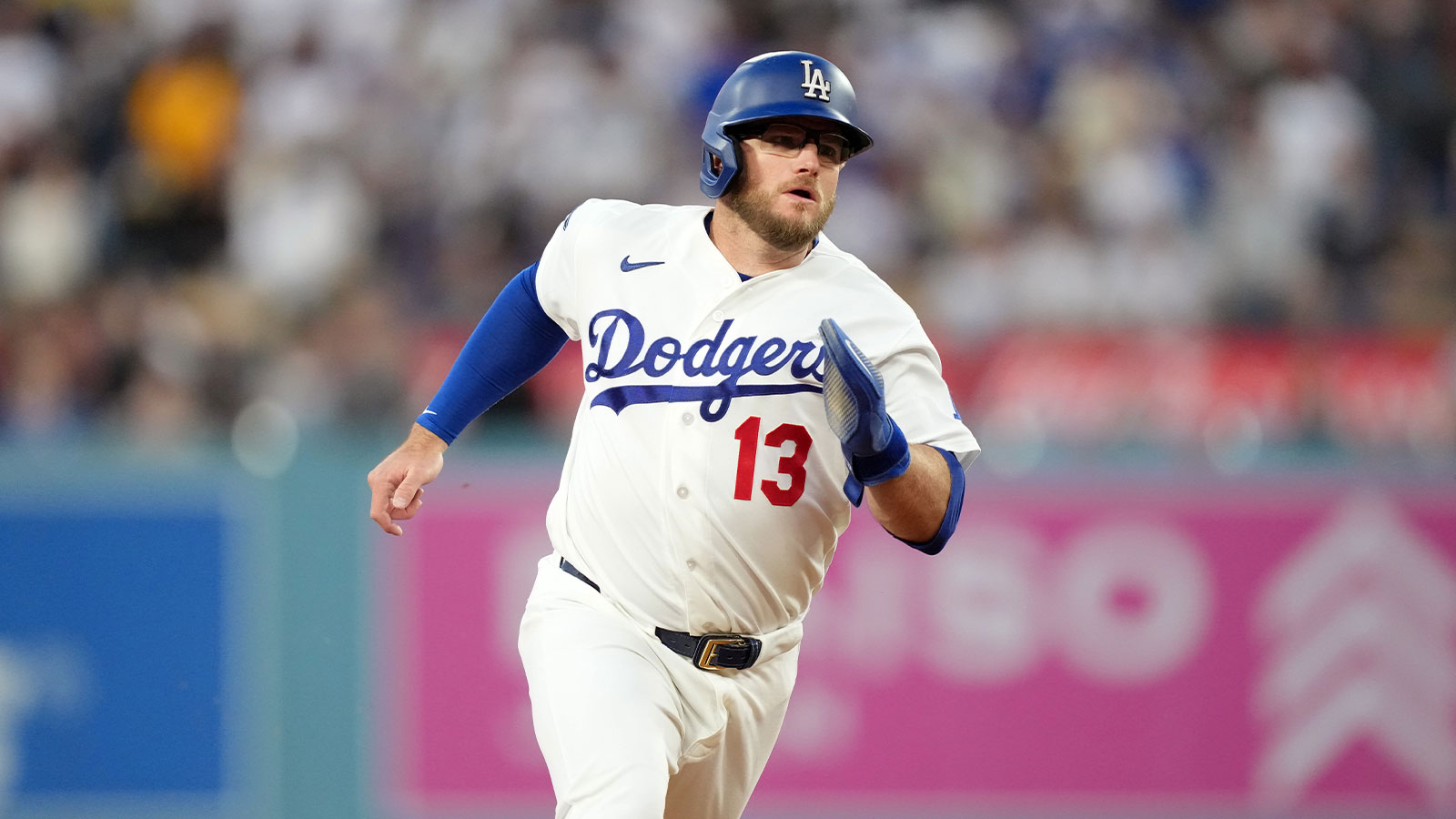 Dodgers’ Dave Roberts shares pivotal Max Muncy update after injury scare