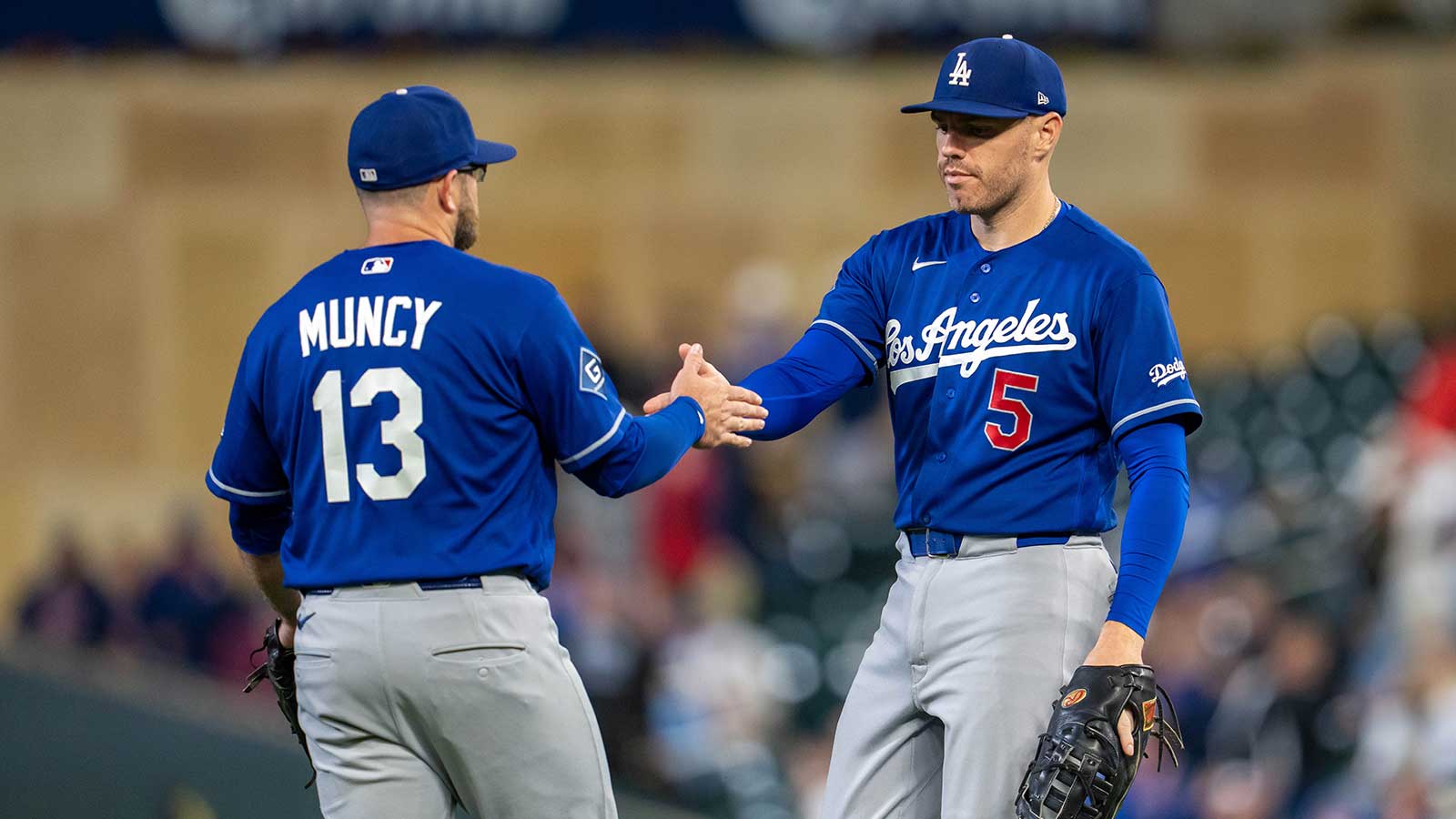 Freddie Freeman dazzles Dodgers fans with Derek Jeter leaping toss to Mookie Betts