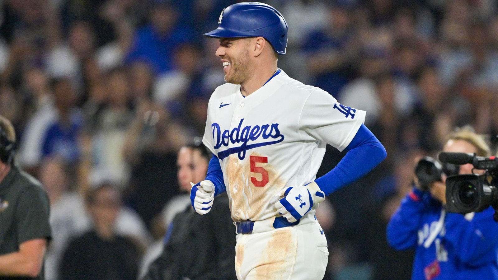 Dodgers’ Freddie Freeman reacts to roaring ‘Freddie’ chants after walk-off win vs. Angels