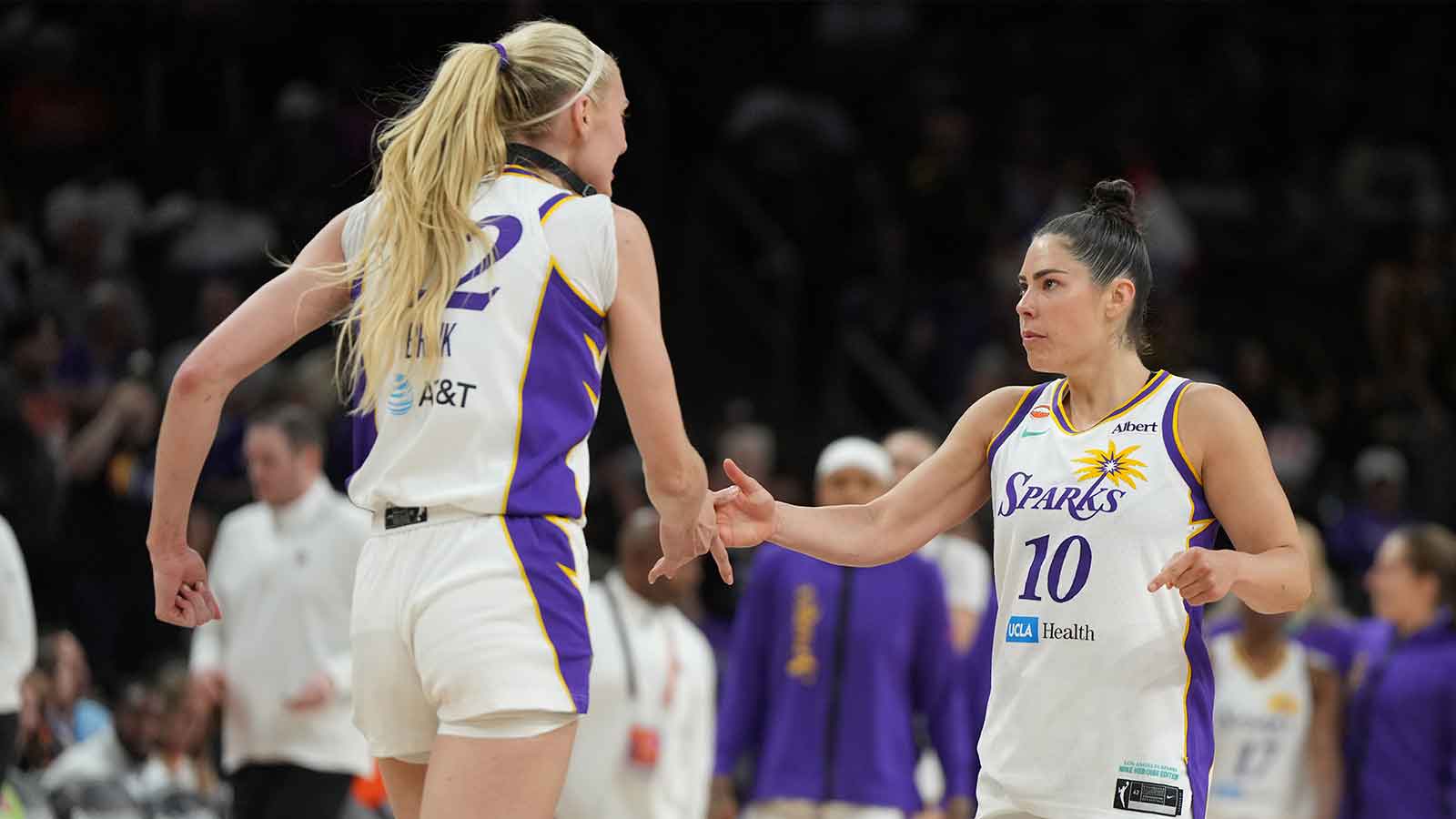 Lynne Roberts provides key Kelsey Plum, Cameron Brink injury updates