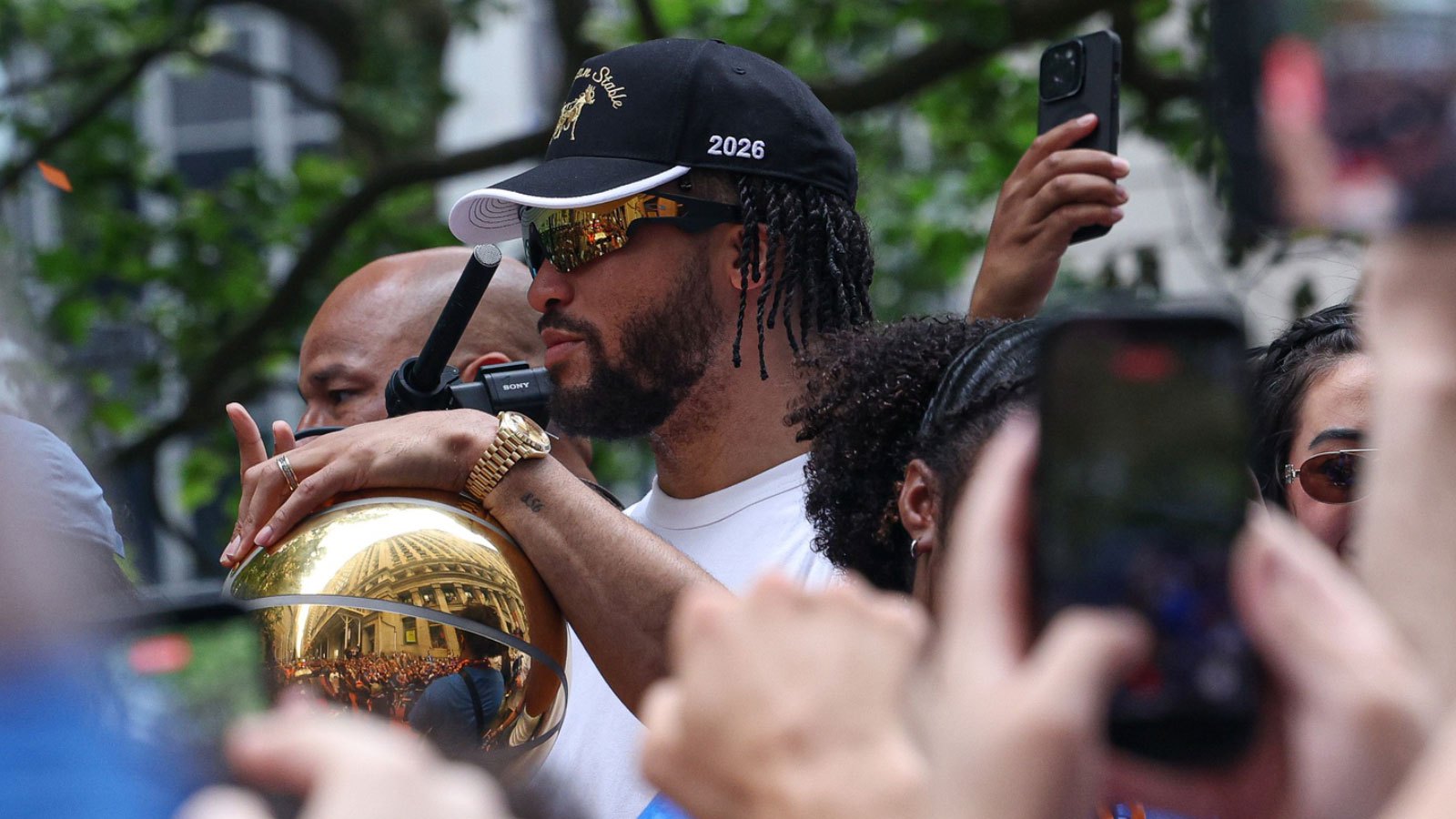 Knicks news: Roman Reigns' gesture to Jalen Brunson goes viral after ...