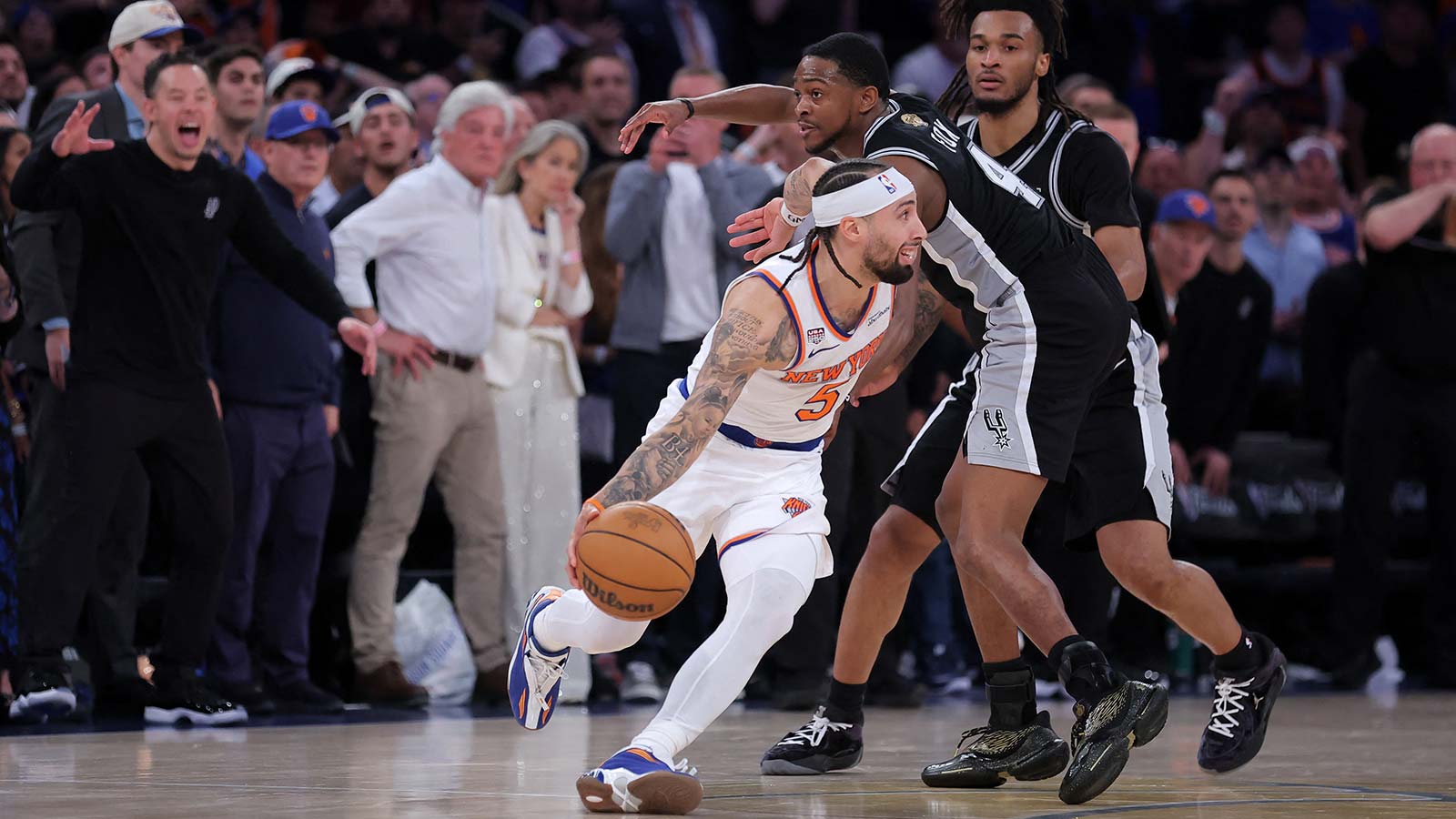 Jose Alvarado drops the mic after stunning Spurs in Game 4