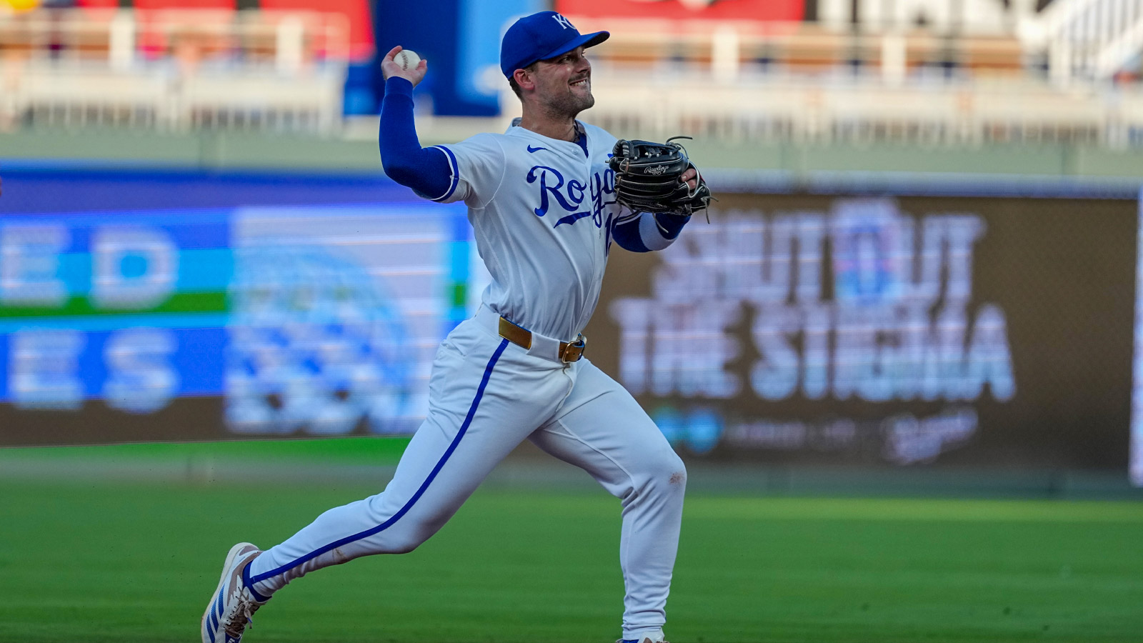 Royals' Tyler Tolbert, Michael Massey connect for unreal out vs. Cardinals