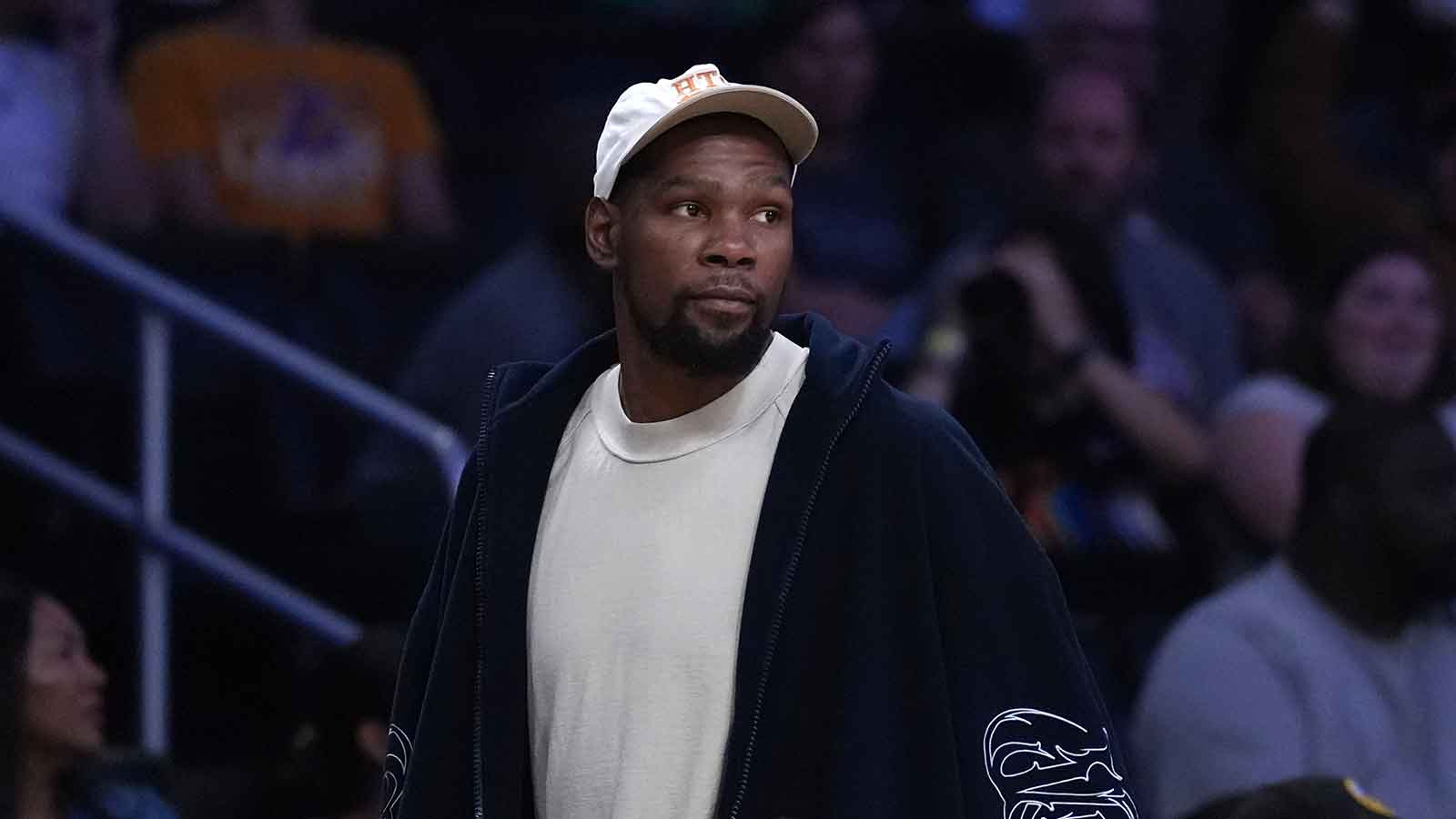 Kevin Durant catches Sparks-Lynx game in WNBA Commissioner’s Cup
