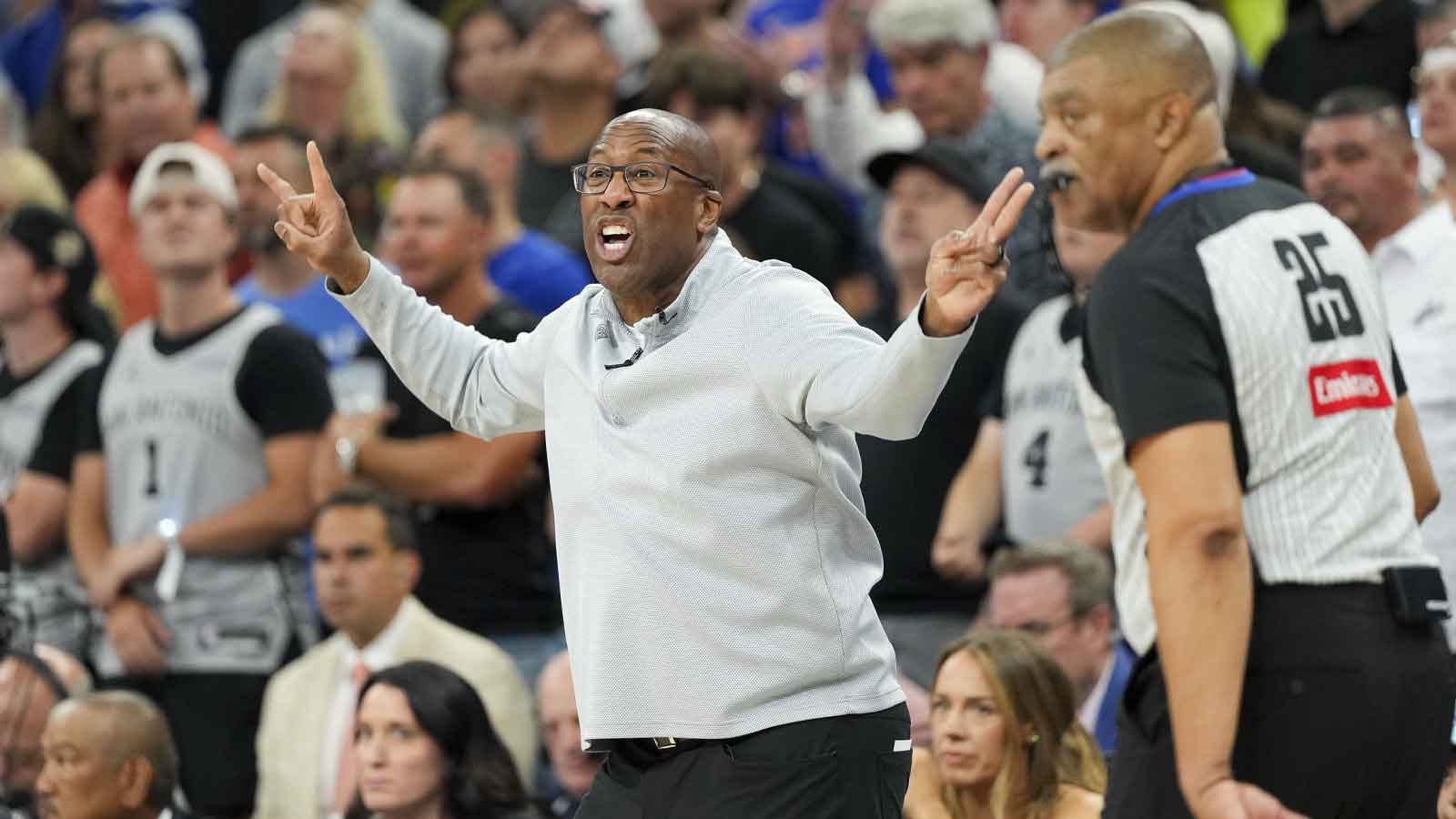 Knicks’ Mike Brown reveals plan to fix Game 3 issues after Spurs loss at MSG