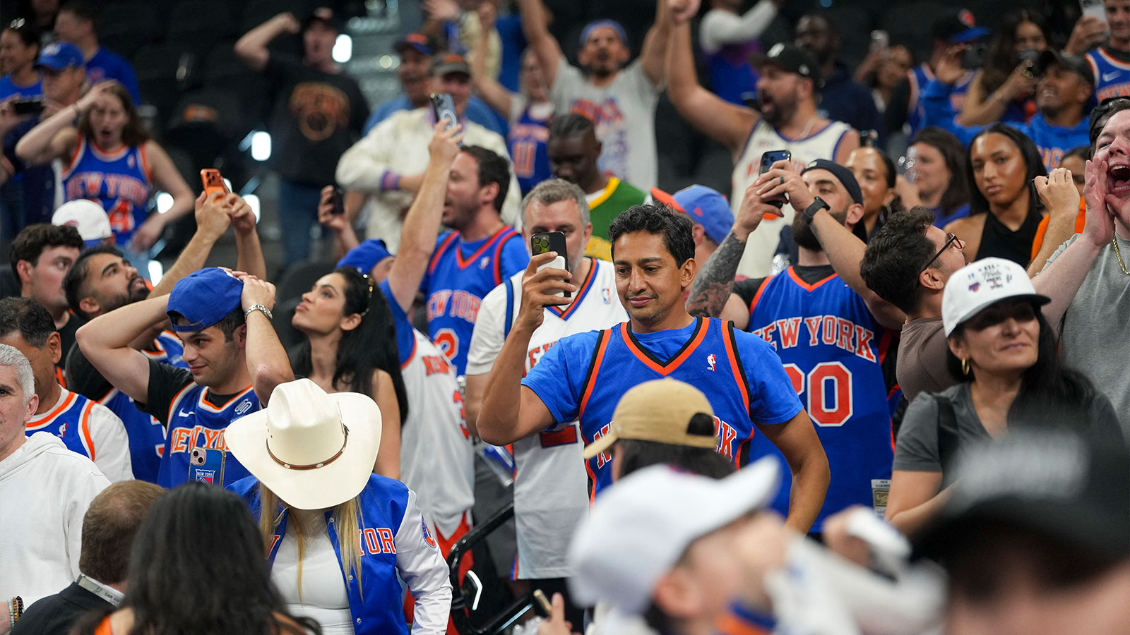 https://wp.clutchpoints.com/wp-content/uploads/2026/06/Knicks-fans-in-the-stands.jpg