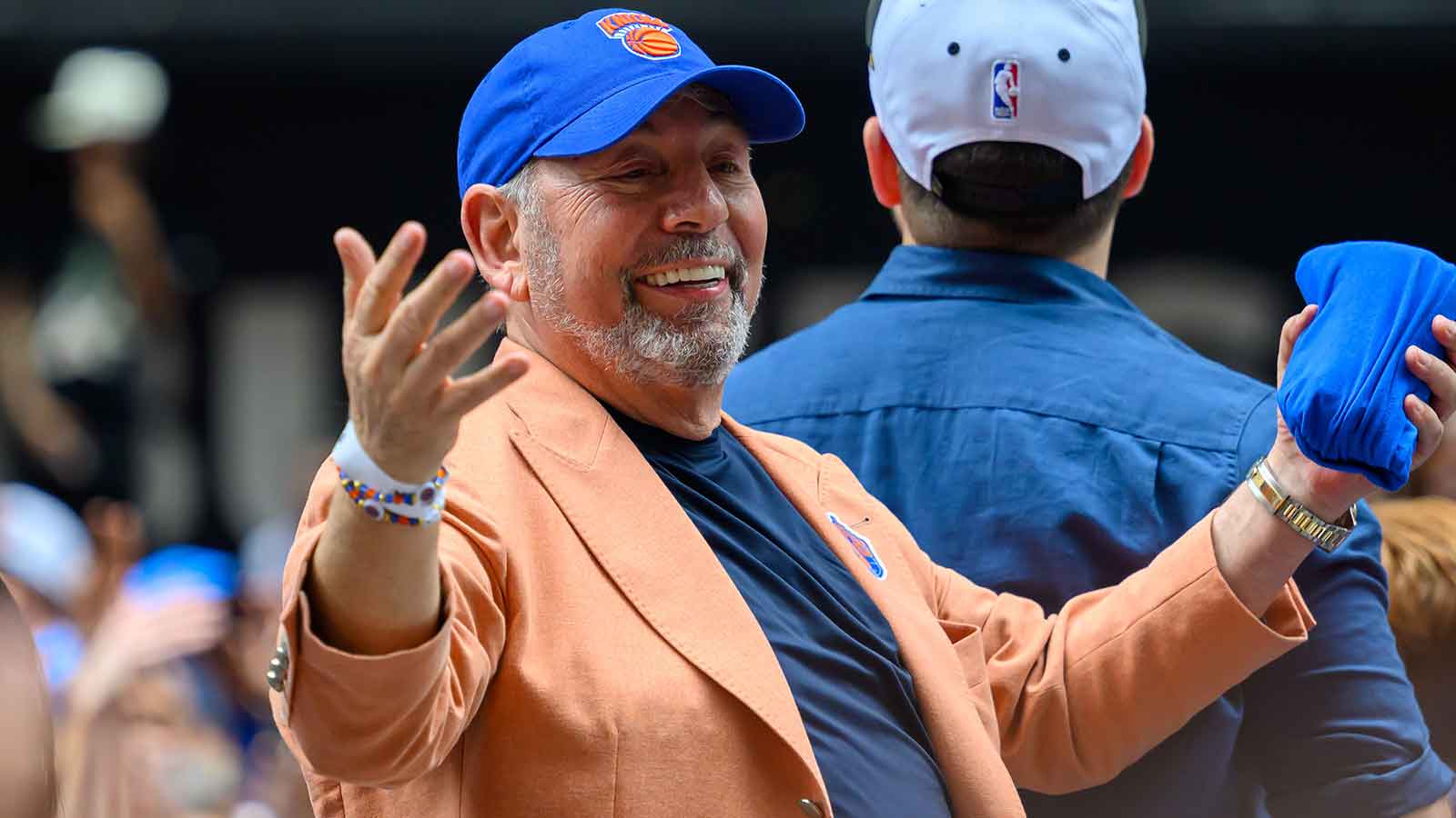 Knicks make 3 trades to get out of Round 1 in bid to avoid 2nd apron