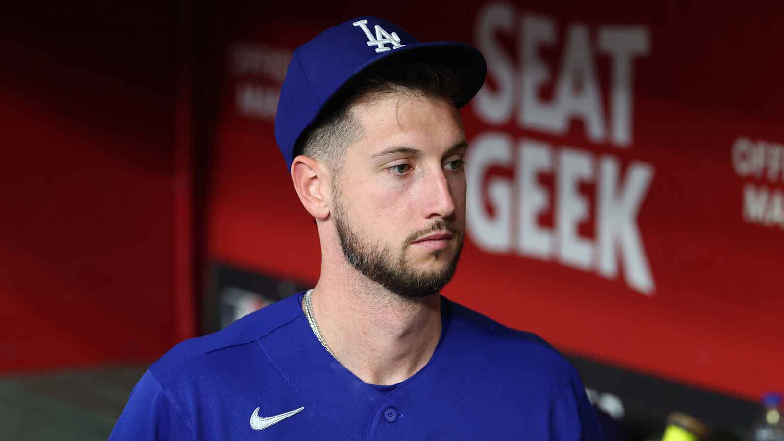 Dodgers' Kyle Tucker exits Twins game with back injury