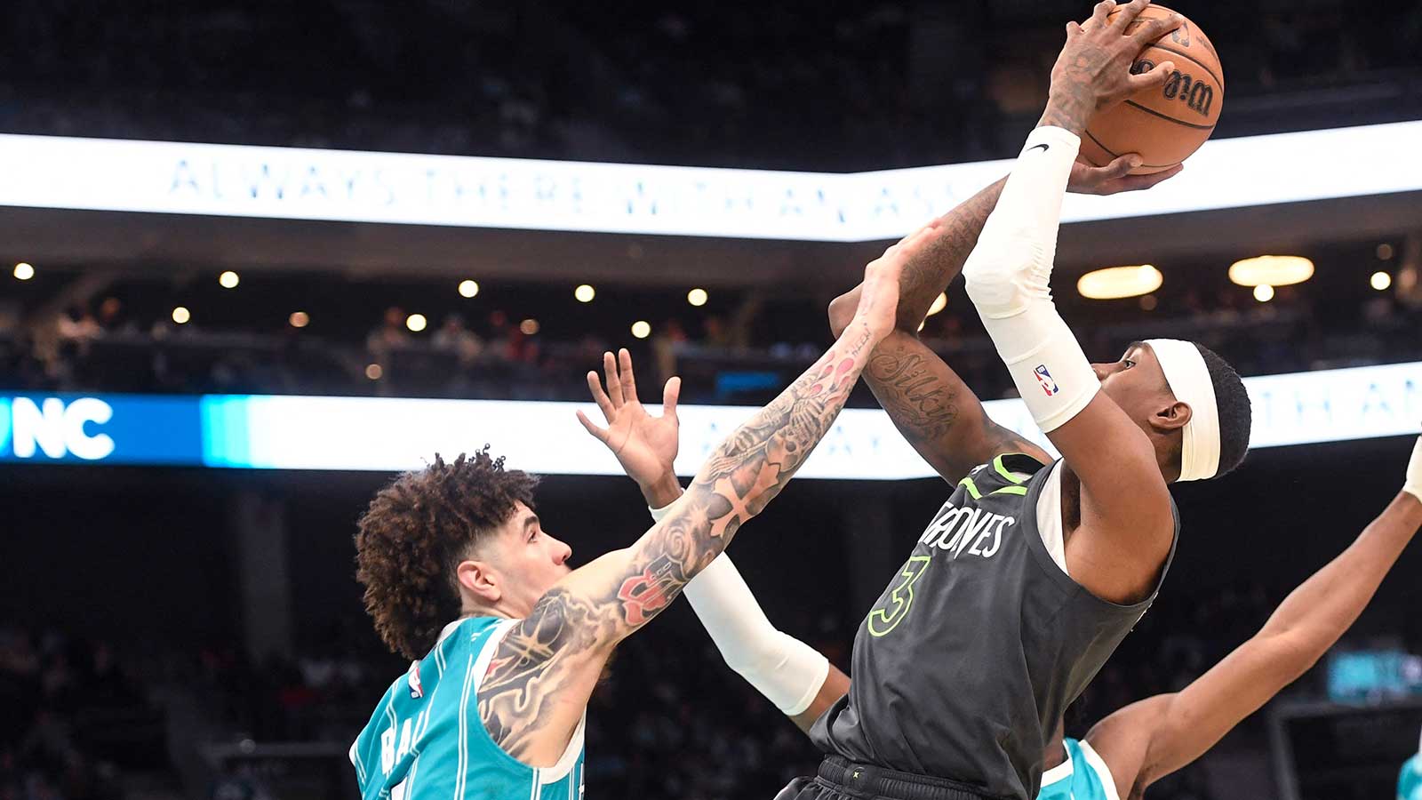 Everybody is making LaMelo Ball driving in Minnesota winter jokes after Timberwolves trade