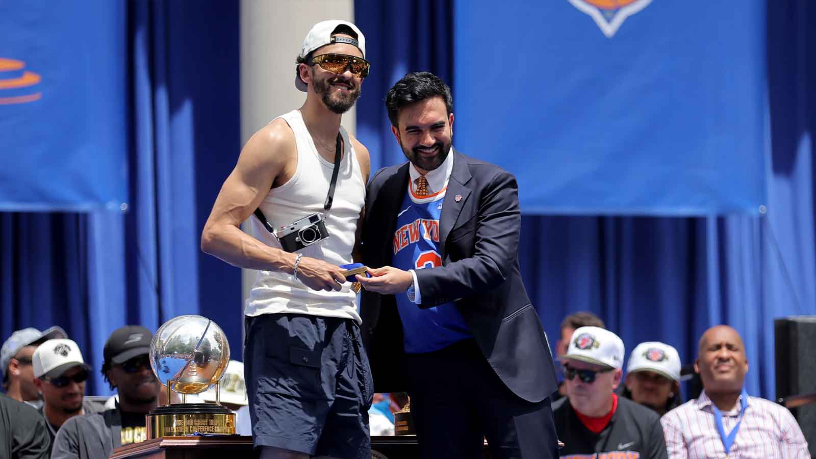 https://wp.clutchpoints.com/wp-content/uploads/2026/06/Landry-Shamet-with-New-York-City-Mayor.jpg