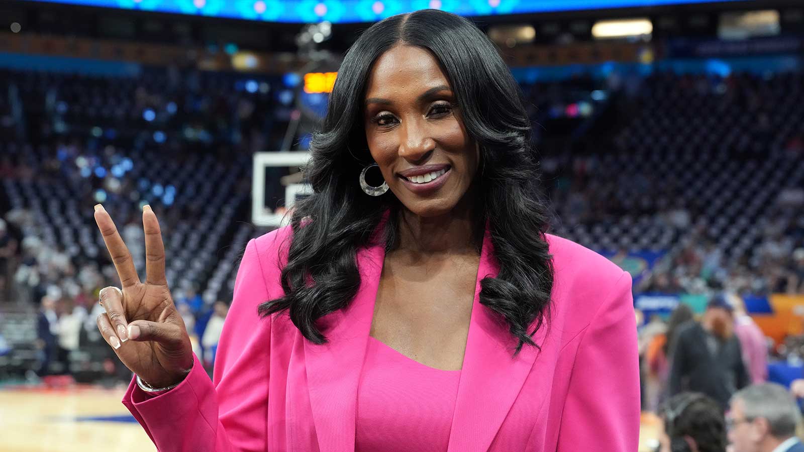 Sparks legend Lisa Leslie shares honest reflection on 30 years of WNBA