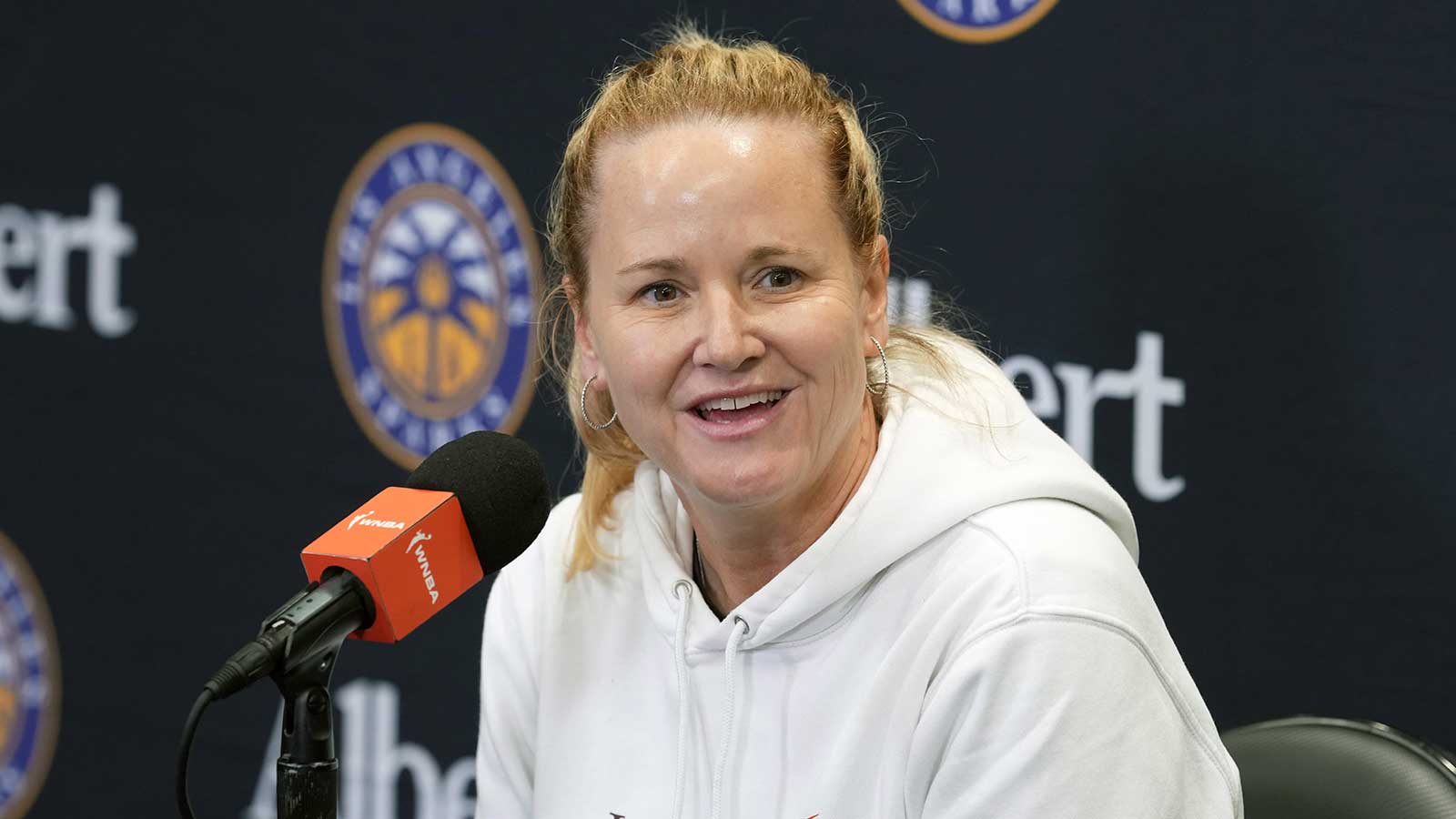Sparks’ Lynne Roberts shares true feelings on Nneka Ogwumike’s game-winner vs. Liberty