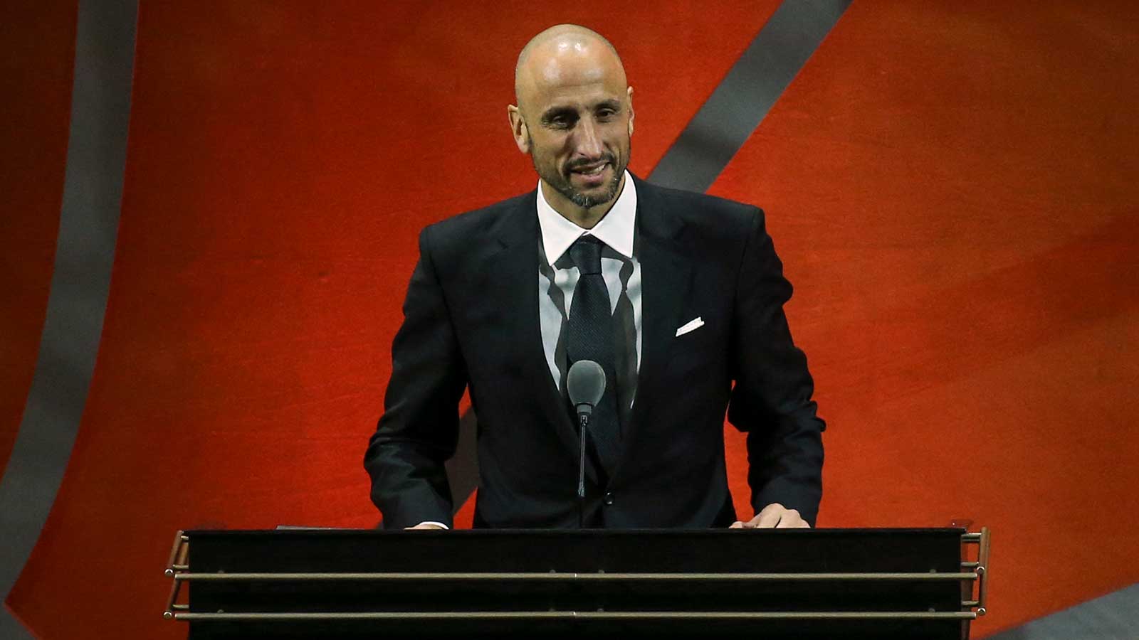 Manu Ginobili catches Argentina-Jordan World Cup match at AT&T Stadium
