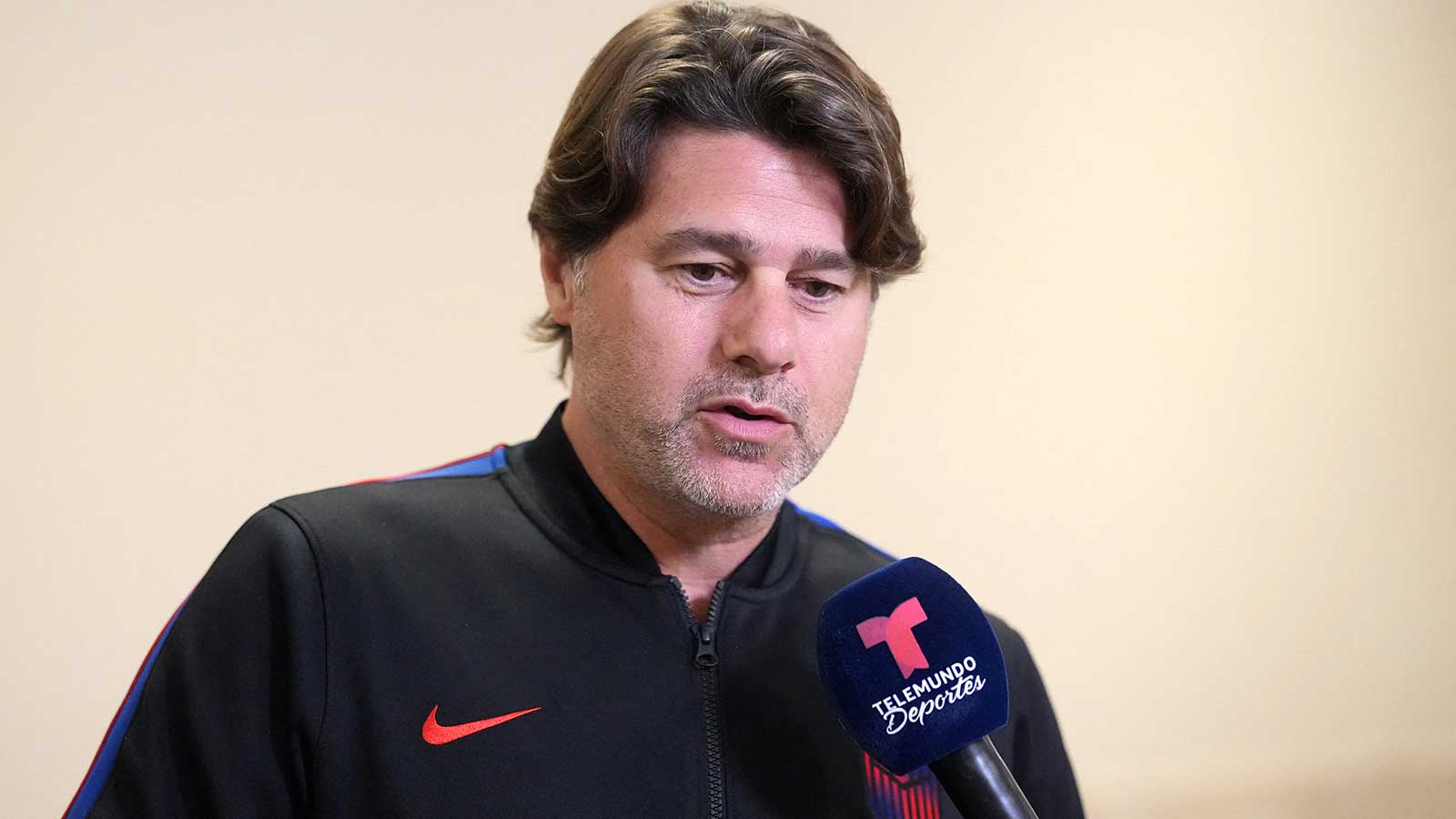 USMNT’s Mauricio Pochettino gets a special gift from Lakers