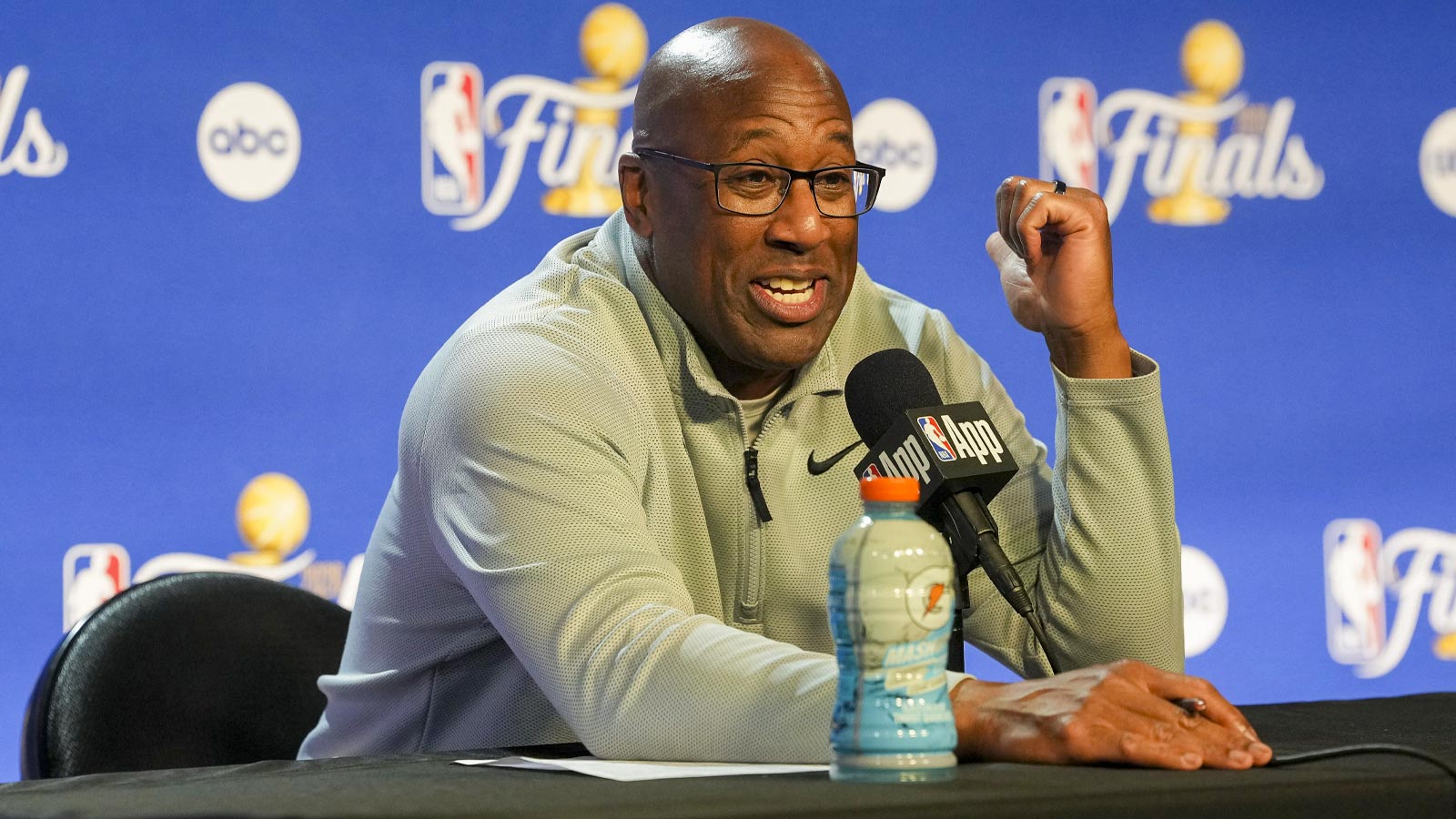 Knicks superfan Ben Stiller responds to Mike Brown’s ‘great day’ reaction to meeting him