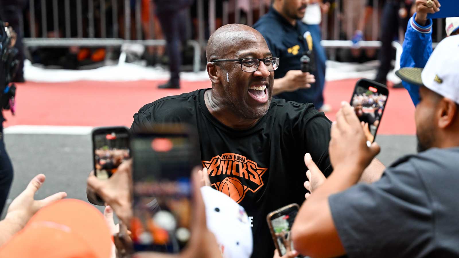 Knicks HC Mike Brown’s ’10 weeks’ championship parade shirt seemingly alludes to James Dolan’s NSFW request