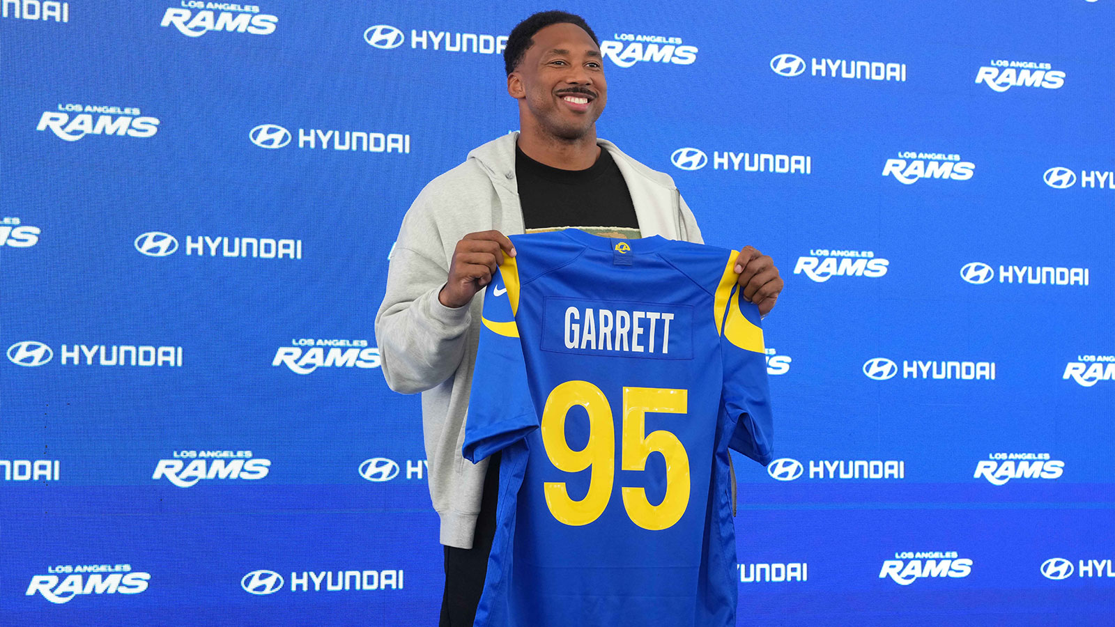 Ex-WWE star hilariously trolls Browns superfan The Miz after Myles Garrett trade
