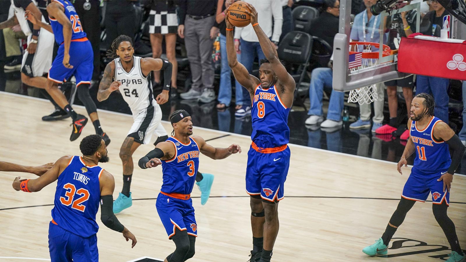 OG Anunoby was actually trying for sickest game-winning dunk of all time in Game 4 vs. Spurs
