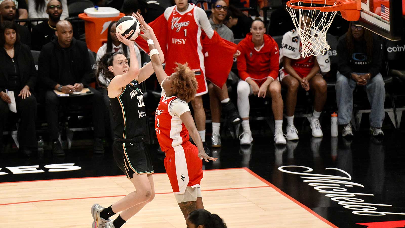 NaLyssa Smith to miss rest of season due to leg injury