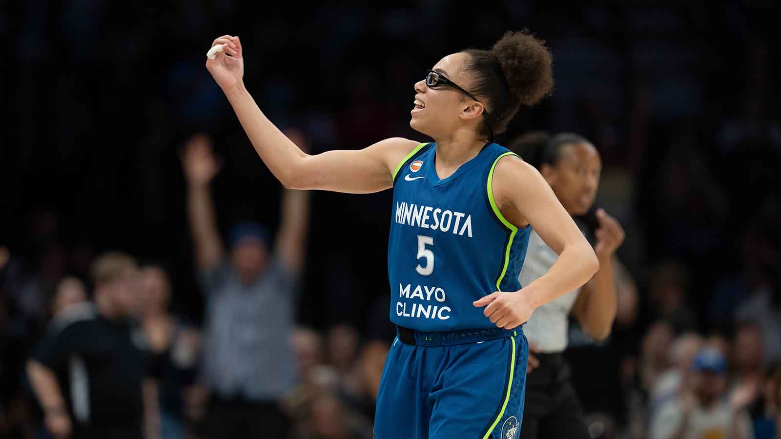 Olivia Miles outplays Azzi Fudd, leads Lynx to 8th straight win