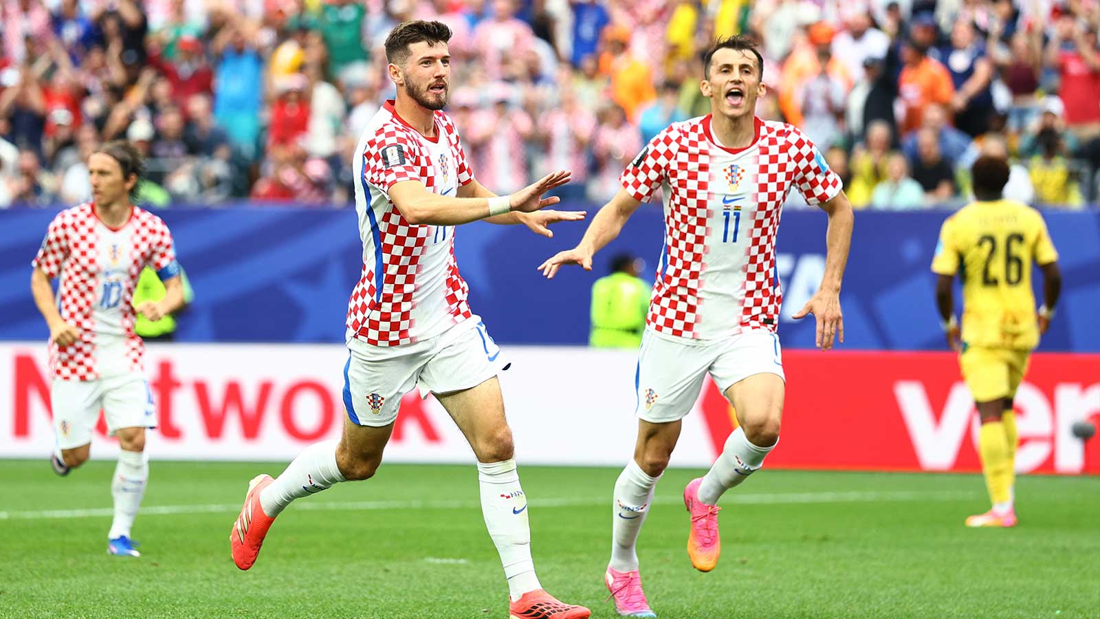 Petar Sucic nails impressive strike in Croatia’s win vs. Ghana during World Cup match