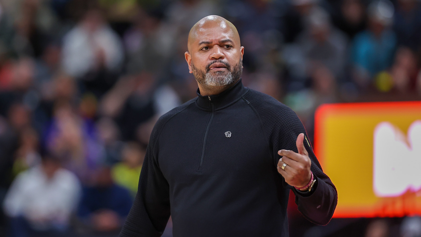JB Bickerstaff gives important advice to Spurs' De'Aaron Fox before Game 5 vs. Knicks