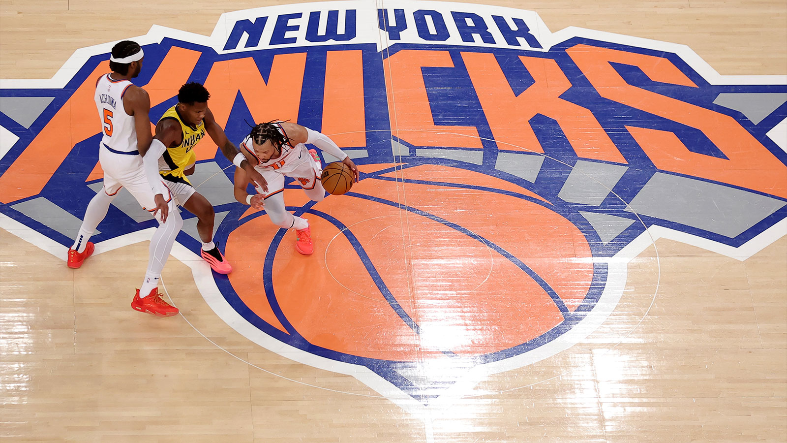 https://wp.clutchpoints.com/wp-content/uploads/2026/06/Precious-Achiuwa-and-Jalen-Brunson.jpg