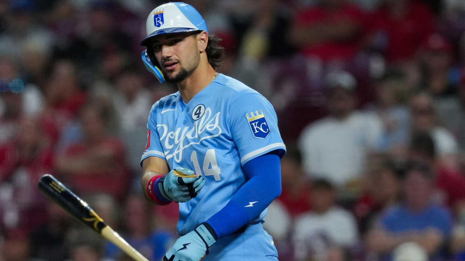 Royals’ Jac Caglianone exits Twins game with shoulder injury