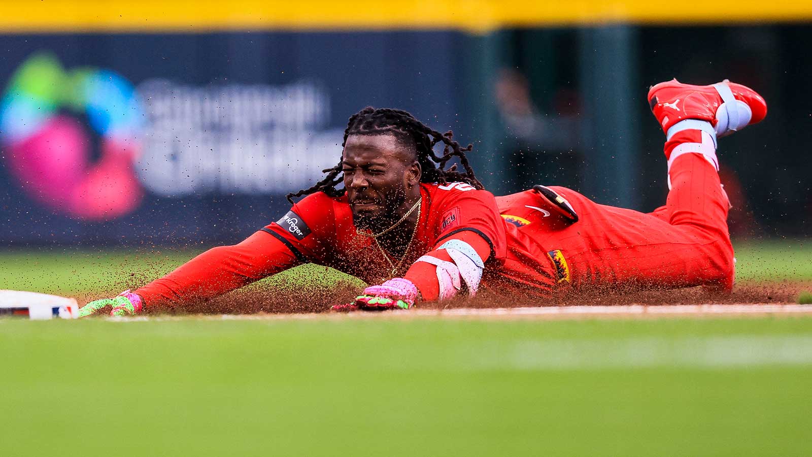 Reds’ Terry Francona shares huge Hunter Greene, Elly De La Cruz injury updates
