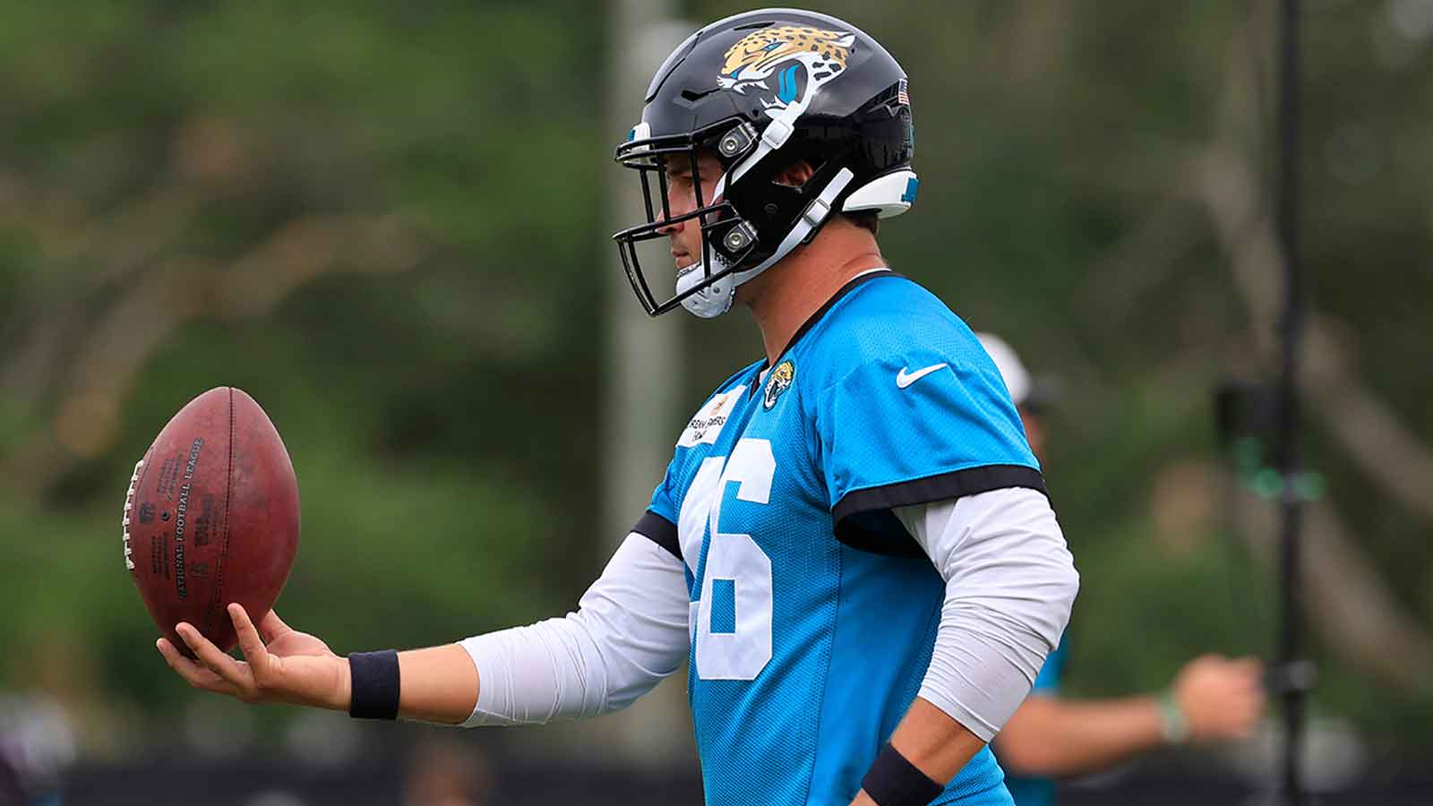 Jaguars give 3-time Pro Bowler record-breaking contract